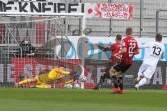 3. Fußball-Liga - Saison 2020/2021 - FC Ingolstadt 04 - SC Verl - Torwart Fabijan Buntic (#24,FCI)  hält den Ball sicher - Foto: Meyer Jürgen