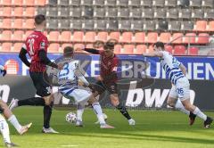 3. Liga - FC Ingolstadt 04 - MSV Duisburg - Joshua Bitter (23 MSV) Dennis Eckert Ayensa (7, FCI) Vincent Gembalies (26 MSV)