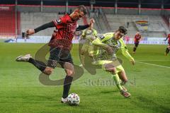 3. Liga - FC Ingolstadt 04 - SV Wiesbaden - Stefan Kutschke (30, FCI) flankt zu Björn Paulsen (4, FCI) der das 4:1 erzielt
