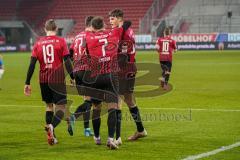 3. Liga - FC Ingolstadt 04 - F.C. Hansa Rostock - Tor Jubel 1:0 Siegtor, Merlin Röhl (34, FCI) mit Thomas Keller (27, FCI) Marcel Gaus (19, FCI) Dennis Eckert Ayensa (7, FCI)