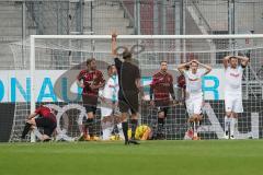 3. Liga - FC Ingolstadt 04 - SC Verl - Torwart Fabijan Buntic (24, FCI) hält den Ball sicher, Verl Spieler ärgern sich, Sander Philipp (11 Verl) Stöckner Julian (23 Verl)