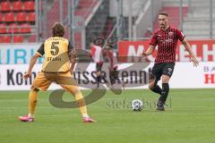 3. Liga - FC Ingolstadt 04 - Dynamo Dresden - Tobias Schröck (21, FCI) Yannick Stark (5 Dresden)