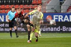 3. Liga - FC Ingolstadt 04 - SV Wiesbaden - Filip Bilbija (35, FCI) schießt direkt, Torwart Boss Tim (1 SVW) hält