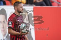 3. Liga - FC Ingolstadt 04 - KFC Uerdingen 05 - Michael Heinloth (17, FCI) Einwurf