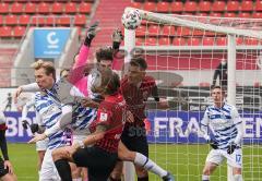 3. Liga - FC Ingolstadt 04 - MSV Duisburg - Ecke Björn Paulsen (4, FCI) Stefan Kutschke (30, FCI) Torwart Leo Weinkauf (1 MSV)