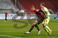 3. Liga - FC Ingolstadt 04 - SV Wiesbaden - Stefan Kutschke (30, FCI) mit Walbrecht Tim (16 SVW) Zweikampf