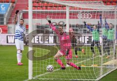 3. Liga - FC Ingolstadt 04 - MSV Duisburg - Tor 2:1 durch Thomas Keller (27, FCI) hinten, Torwart Leo Weinkauf (1 MSV) beschwert sich beim Schiedsrichter