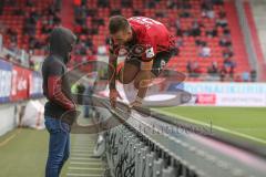 3. Fußball-Liga - Saison 2020/2021 - FC Ingolstadt 04 - SpVgg Unterhaching - Robin Krausse (#23,FCI)  wird ausgewechselt - Foto: Meyer Jürgen