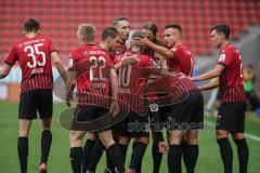 3. Liga - FC Ingolstadt 04 - SC Verl - Tor 1:0 Jubel Marcel Gaus (19, FCI) Thomas Keller (27, FCI) Filip Bilbija (35, FCI) Ilmari Niskanen (22, FCI) Marc Stendera (10, FCI) Dominik Franke (3 FCI) Tobias Schröck (21, FCI) Björn Paulsen (4, FCI)