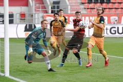 3. Liga - FC Ingolstadt 04 - Dynamo Dresden - Torwart Kevin Broll (1 Dresden) Thomas Keller (27, FCI) Sebastian Mai (26 Dresden)