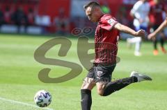 3. Fußball-Liga - Saison 2020/2021 - FC Ingolstadt 04 -  KFC Uerdingen - Dominik Franke (#3,FCI) bereitet den 2:0 Führungstreffer vor mit einer Flanke - jubel - Foto: Meyer Jürgen