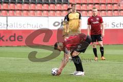 3. Liga - FC Ingolstadt 04 - Dynamo Dresden - Stefan Kutschke (30, FCI) Elfmeter, legt sich den Ball zurecht. Tor Jubel 1:0 Siegtreffer