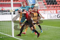 3. Liga - FC Ingolstadt 04 - Dynamo Dresden - Torwart Kevin Broll (1 Dresden)  wehrt den Ball von Tobias Schröck (21, FCI) Torchance verpasst