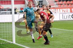 3. Liga - FC Ingolstadt 04 - Dynamo Dresden - Torwart Kevin Broll (1 Dresden)  wehrt den Ball von Tobias Schröck (21, FCI) Torchance verpasst