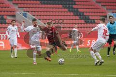 3. Liga - FC Ingolstadt 04 - VfB Lübeck - Deters Thorben (18 Lübeck) Ilmari Niskanen (22, FCI) Zehir Ersin (15 Lübeck)