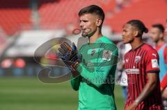 3. Liga - FC Ingolstadt 04 - KFC Uerdingen 05 - Bedanken sich bei den Fans, Torwart Fabijan Buntic (24, FCI) Justin Butler (31, FCI)