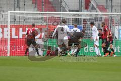 3. Fußball-Liga - Saison 2020/2021 - FC Ingolstadt 04 - SpVgg Unterhaching - Der 0:1 Führungstreffer durch Niclas Stierlin (#26 Unterhaching) - Torwart Fabijan Buntic (#24,FCI)  - Dominik Stroh-Engel #7 Unterhaching) - Michael Heinloth (#17,FCI)  - Foto: 