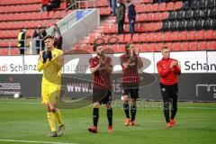 3. Liga - FC Ingolstadt 04 - SC Verl - Spiel ist aus, 2:1 Sieg, die Mannschaft bedankt sich bei den Fans, Torwart Fabijan Buntic (24, FCI) Rico Preisinger (6, FCI) Ilmari Niskanen (22, FCI) Björn Paulsen (4, FCI)