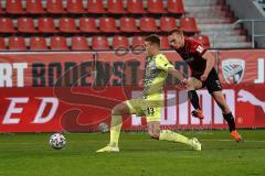 3. Liga - FC Ingolstadt 04 - SV Wiesbaden - Ilmari Niskanen (22, FCI) Flanke, Medic Jakov (13 SVW) stört