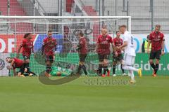 3. Fußball-Liga - Saison 2020/2021 - FC Ingolstadt 04 - SpVgg Unterhaching - Der 0:1 Führungstreffer durch Niclas Stierlin (#26 Unterhaching) - Torwart Fabijan Buntic (#24,FCI)  - Dominik Stroh-Engel #7 Unterhaching) - Michael Heinloth (#17,FCI)  - Enttäu