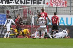 3. Fußball-Liga - Saison 2020/2021 - FC Ingolstadt 04 - SC Verl - Der 1:1 Ausgleichstreffer - Torwart Fabijan Buntic (#24,FCI)  - Marcel Gaus (#19,FCI) - Phillip Sander (#11 Verl) - jubel - Foto: Meyer Jürgen