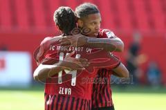 3. Fußball-Liga - Saison 2020/2021 - FC Ingolstadt 04 -  KFC Uerdingen - Abklatschen nach dem Spiel Ganiggia Ginola Elva (#14,FCI)  - Justin Butler (#31,FCI) - Foto: Meyer Jürgen