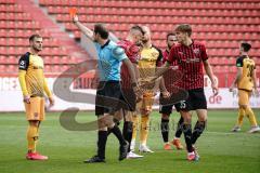 3. Liga - FC Ingolstadt 04 - Dynamo Dresden - Foul Strafraum rote Karte für Max Kulke (36 Dresden)  Elfmeter