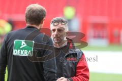 3. Fußball-Liga - Saison 2020/2021 - FC Ingolstadt 04 - SC Verl - Chef-Trainer Tomas Oral (FCI) vor dem Spiel mit dem Schiedsrichter - Foto: Meyer Jürgen