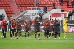 3. Liga - FC Ingolstadt 04 - SC Verl - Spiel ist aus, 2:1 Sieg, die Mannschaft bedankt sich bei den Fans, Torwart Fabijan Buntic (24, FCI) Rico Preisinger (6, FCI) Ilmari Niskanen (22, FCI) Björn Paulsen (4, FCI) Robin Krauße (23, FCI) Michael Heinloth (1