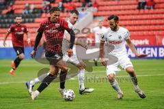 3. Liga - FC Ingolstadt 04 - SC Verl - Justin Butler (31, FCI) gegen Stöckner Julian (23 Verl) und Kurt Mehmet (7 Verl)