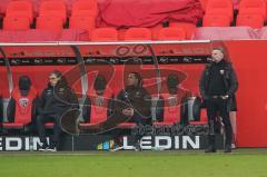 3. Liga - FC Ingolstadt 04 - VfB Lübeck - Trainerbank Direktor Sport Michael Henke (FCI) Co-Trainer Mark Fotheringham (FCI) Cheftrainer Tomas Oral (FCI)