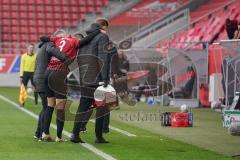 3. Liga - FC Ingolstadt 04 - 1. FC Magdeburg - Dominik Franke (3 FCI) verletzt sich und muss raus getragen werden