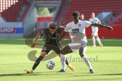 3. Fußball-Liga - Saison 2020/2021 - Testspiel -FC Ingolstadt 04 - 1. FC Heidenheim - Jalen Hawkins (#20,FCI)  - Merveille Biankadi (#23 Heidenheim) - Foto: Meyer Jürgen