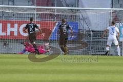 3. Fußball-Liga - Saison 2020/2021 - Testspiel -FC Ingolstadt 04 - 1. FC Heidenheim - Torwart Fabijan Buntic (#24,FCI)  hält einen Elfmeter - Denis Thomalla (#11 Heidenheim) - Foto: Meyer Jürgen