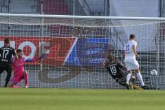 3. Fußball-Liga - Saison 2020/2021 - Testspiel -FC Ingolstadt 04 - 1. FC Heidenheim - Torwart Fabijan Buntic (#24,FCI)  hält einen Elfmeter - im Nachschuss trifft Denis Thomalla (#11 Heidenheim) - Denis Thomalla (#11 Heidenheim) - Foto: Meyer Jürgen