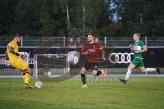 3. Liga - Testspiel - FC Ingolstadt 04 - VfB Eichstätt - Fatih Kaya (9, FCI) schitert an Torwart Felix Junghan (Nr.1 - VfB Eichstätt)