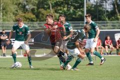 3. Liga - Testspiel - FC Ingolstadt 04 - 1. SC Schweinfurt - Dennis Eckert Ayensa (7, FCI) kämpft sich durch die Abwehr