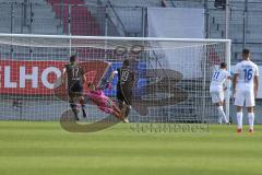 3. Fußball-Liga - Saison 2020/2021 - Testspiel -FC Ingolstadt 04 - 1. FC Heidenheim - Torwart Fabijan Buntic (#24,FCI)  hält einen Elfmeter - Denis Thomalla (#11 Heidenheim) - Foto: Meyer Jürgen