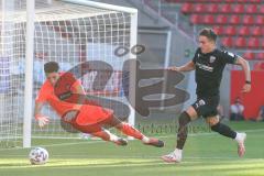 3. Fußball-Liga - Saison 2020/2021 - Testspiel -FC Ingolstadt 04 - 1. FC Heidenheim - Dennis Eckert Ayensa (#7,FCI)  - Kevin Ibrahim Torwart (#39 Heidenheim) - Foto: Meyer Jürgen