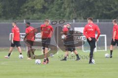 3. Fußball-Liga - Saison 2020/2021 - FC Ingolstadt 04 - Trainingsauftakt - Chef-Trainer Tomas Oral (FCI) gibt Anweisungen - Foto: Meyer Jürgen