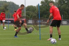 3. Fußball-Liga - Saison 2020/2021 - FC Ingolstadt 04 - Trainingsauftakt - Gordon Büch (#18,FCI) - #mit Maximilian Wolfram (#8,FCI)  - Foto: Meyer Jürgen