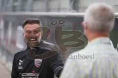3. Fußball-Liga - Saison 2020/2021 - FC Ingolstadt 04 - Trainingsauftakt - Chef-Trainer Tomas Oral (FCI) lacht beim Interview- Foto: Meyer Jürgen
