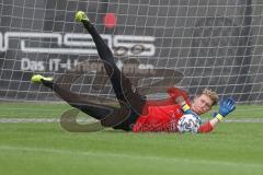 3. Fußball-Liga - Saison 2020/2021 - FC Ingolstadt 04 - Trainingsauftakt - Torwart Robert Jendrusch (#1,FCI) mit Torwart Trainer Alexander Kunze (FCI)  -  -  Foto: Meyer Jürgen