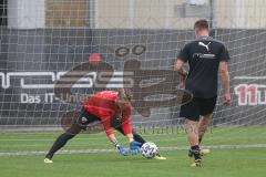 3. Fußball-Liga - Saison 2020/2021 - FC Ingolstadt 04 - Trainingsauftakt - Torwart Robert Jendrusch (#1,FCI) - Torwart Trainer Alexander Kunze (FCI)  - Foto: Meyer Jürgen