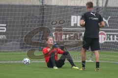 3. Fußball-Liga - Saison 2020/2021 - FC Ingolstadt 04 - Trainingsauftakt - Torwart Robert Jendrusch (#1,FCI) und Torwart Trainer Alexander Kunze (FCI)  - Foto: Meyer Jürgen