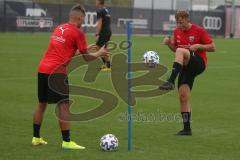 3. Fußball-Liga - Saison 2020/2021 - FC Ingolstadt 04 - Trainingsauftakt - Thorsten Röcher FCI links mit Fabio Meikis FCI - Foto: Meyer Jürgen