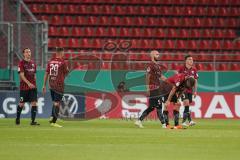 DFB Pokal - FC Ingolstadt 04 - Fortuna Düsseldorf - Spiel ist aus, Niederlage Ingolstadt 0:1, hängende Köpfe Björn Paulsen (4, FCI) Nico Antonitsch (5, FCI) Dominik Franke (3 FCI) Thorsten Röcher (29, FCI) Tobias Schröck (21, FCI)