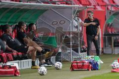 DFB Pokal - FC Ingolstadt 04 - Fortuna Düsseldorf - Cheftrainer Tomas Oral (FCI) Torwarttrainer Alexander Kunze (FCI) Direktor Sport Michael Henke (FCI) Co-Trainer Mark Fotheringham (FCI)