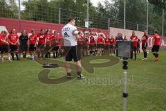 Trainingsauftakt - FCI Frauen - Die Frauenmannschaft vor dem Sprinttest - Foto: Jürgen Meyer