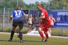 2. Bundesliga Frauen - FC Ingolstadt 04 - DSC Arminia Bielefeld - Reischmann Stefanie FCI - Weber Joana Bielefeld blau - Foto: Jürgen Meyer